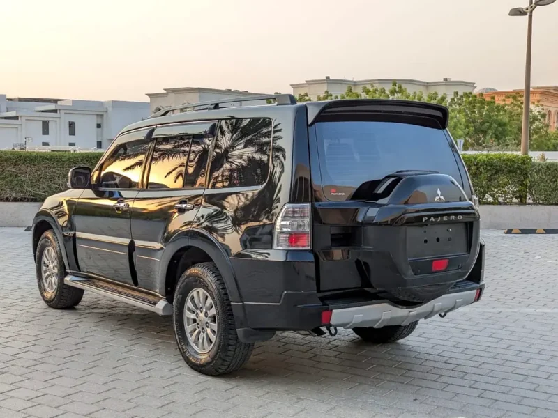 2015 MITSUBISHI PAJERO GLS V6 3.5L Black Beige SUV TOP FULL OPTION GCC Specs