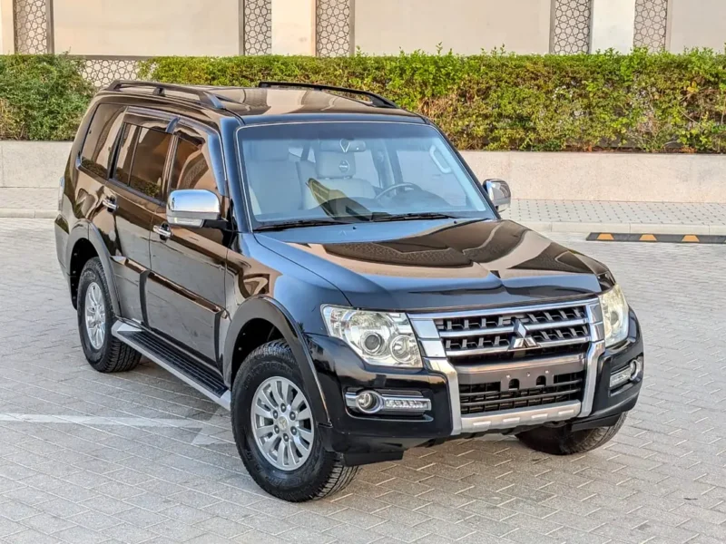 2015 MITSUBISHI PAJERO GLS V6 3.5L Black Beige SUV TOP FULL OPTION GCC Specs