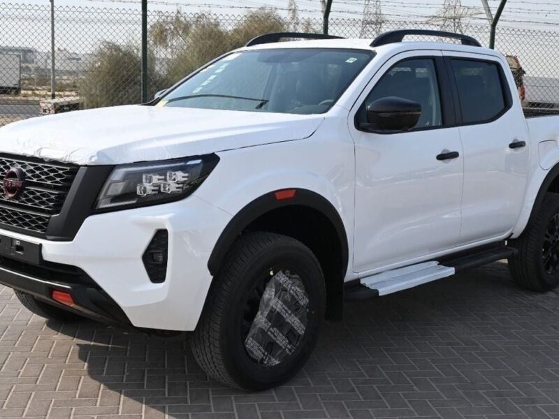 2025 NISSAN NAVARA 2.5L 4 Cylinder DIESEL Engine PRO4X 4X4 White Black Pickup DC