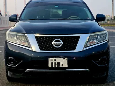 2015 Nissan Pathfinder SV 6 Cylinders Petrol Engine Black Beige SUV GCC Specs