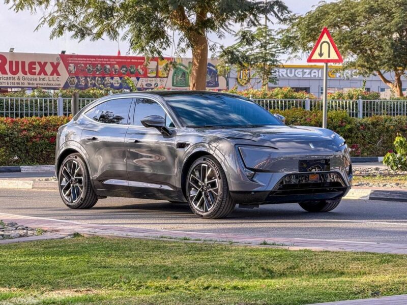 2023 Avatr 11 Sport Performance AWD 90 kWh Electric Vehicle Grey Red SUV Automatic