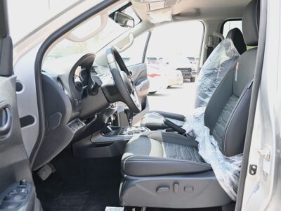 2025 NISSAN NAVARA 2.5L 4 Cylinder DIESEL Engine PRO4X 4X4 Silver Black Pickup DC