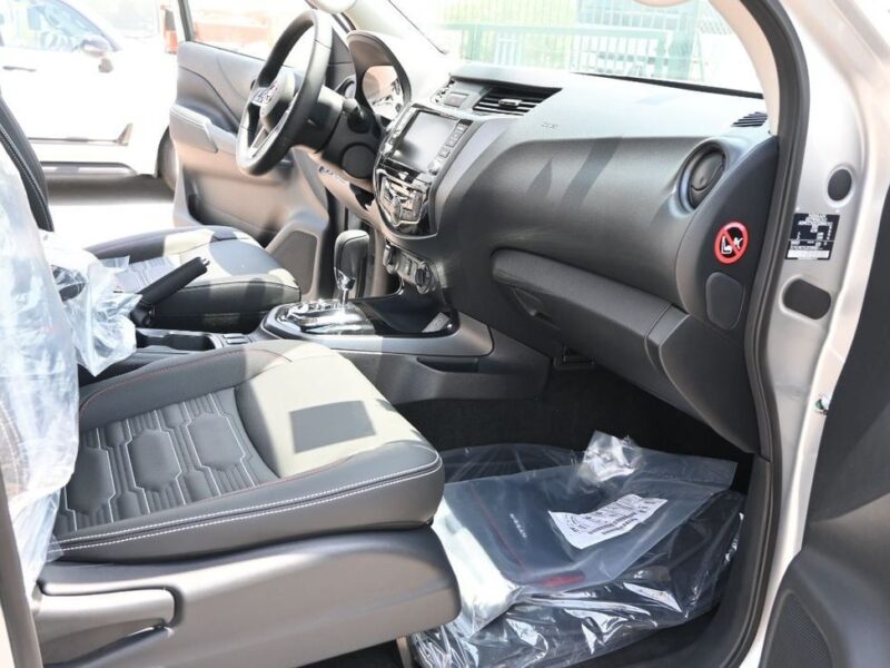 2025 NISSAN NAVARA 2.5L 4 Cylinder DIESEL Engine PRO4X 4X4 Silver Black Pickup DC
