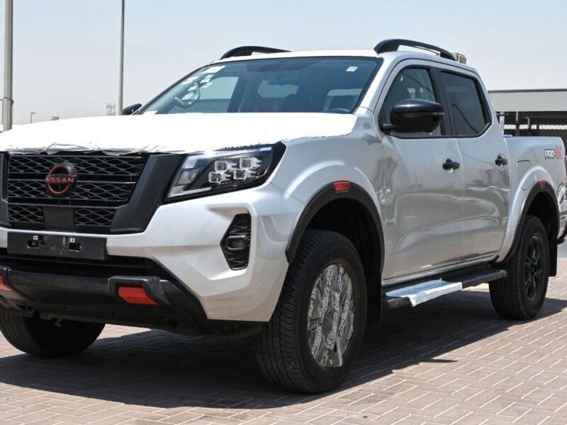 2025 NISSAN NAVARA 2.5L 4 Cylinder DIESEL Engine PRO4X 4X4 Silver Black Pickup DC