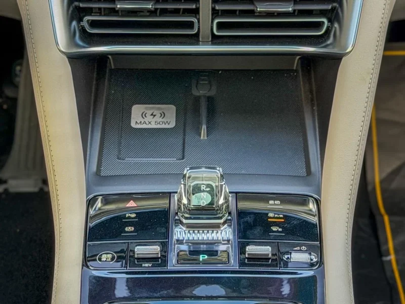 2025 BYD Song Plus 1.5L Hybrid Plug-In Grey Beige SUV CLTC 112 Km AUtomatic