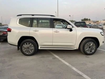 2022 Toyota Land Cruiser 3.5 Litres 6 Cylinders Engine White Beige SUV Automatic