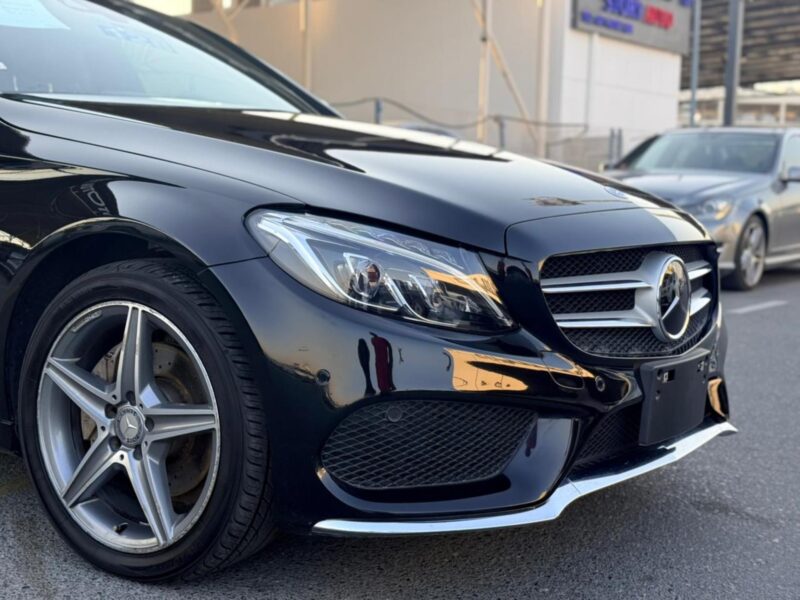 2016 Mercedes Benz C200 2.0-liter Inline-4 turbocharged Petrol Engine Black Automatic