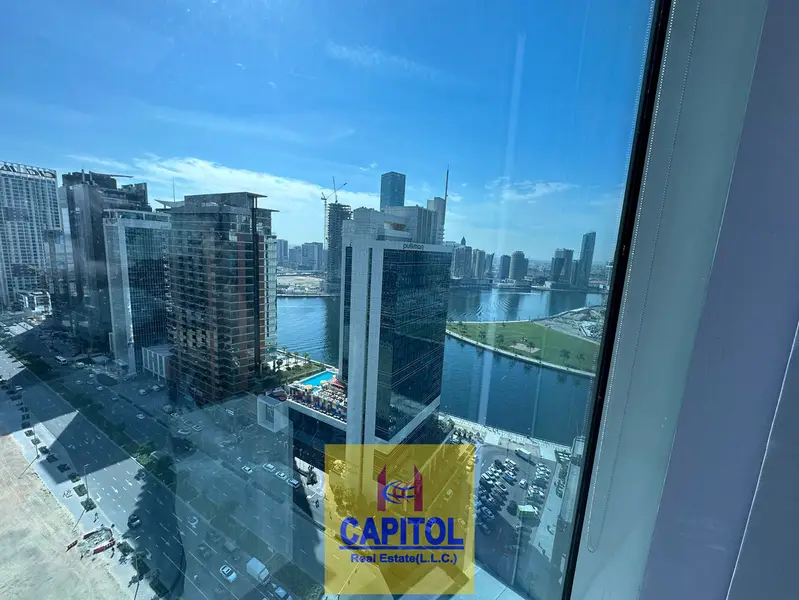 FURNISHED OFFICE IN PRIME TOWER - BURJ KHALIFA VIEW