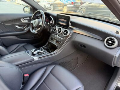 2016 Mercedes Benz C200 2.0-liter Inline-4 turbocharged Petrol Engine Black Automatic