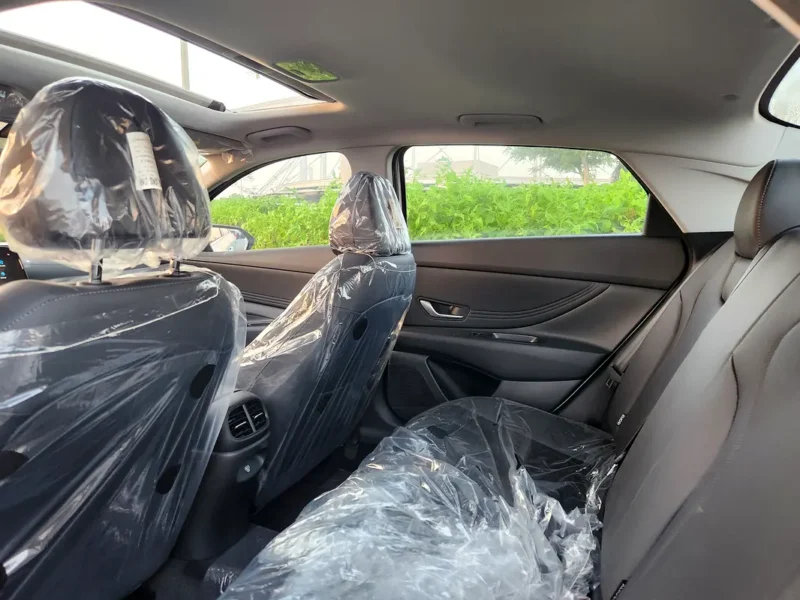 2025 Hyundai Elantra 4 Cylinders Petrol Engine White Black Sedan Chinese Specs Automatic