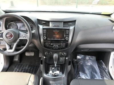 2025 NISSAN NAVARA 2.5L 4 Cylinder DIESEL Engine PRO4X 4X4 White Black Pickup DC
