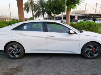 2025 Hyundai Elantra 4 Cylinders Petrol Engine White Black Sedan Chinese Specs Automatic