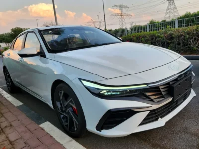 2025 Hyundai Elantra 4 Cylinders Petrol Engine White Black Sedan Chinese Specs Automatic