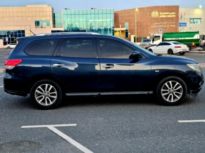 2015 Nissan Pathfinder SV 6 Cylinders Petrol Engine Black Beige SUV GCC Specs