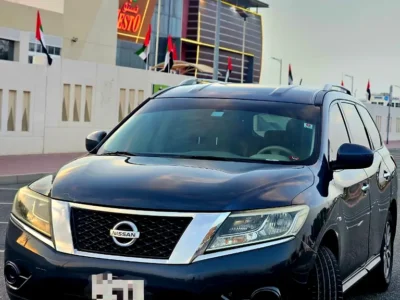 2015 Nissan Pathfinder SV 6 Cylinders Petrol Engine Black Beige SUV GCC Specs