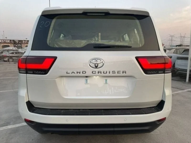 2022 Toyota Land Cruiser 3.5 Litres 6 Cylinders Engine White Beige SUV Automatic