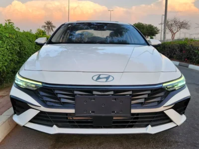 2025 Hyundai Elantra 4 Cylinders Petrol Engine White Black Sedan Chinese Specs Automatic