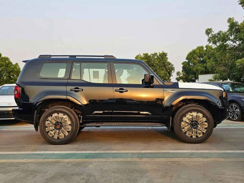 2025 Toyota Prado LUXURY TURBO 2.4 Litres PETROL V4 Engine Black Grey SUV GCC