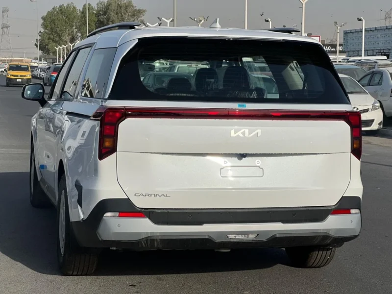 2025 KIA CARNIVAL GDI EX 3.5 Litres V6 Petrol Engine White Black SUV GCC Specs