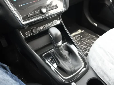 2025 MG 5 Comfort 1.5 Litres 4 Cylinders Petrol Engine White Black Sedan Automatic