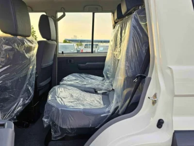2025 Toyota Land Cruiser 70 LX LC76 2.8L MANUAL V4 DIESEL White Grey SUV GCC