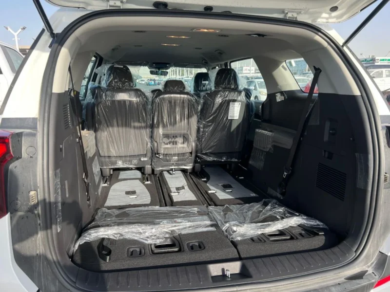 2025 KIA CARNIVAL GDI EX 3.5 Litres V6 Petrol Engine White Black SUV GCC Specs