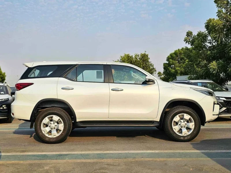 2025 Toyota Fortuner 2.4 LITRES V4 DIESEL Engine White Tan SUV Manual GCC Specs