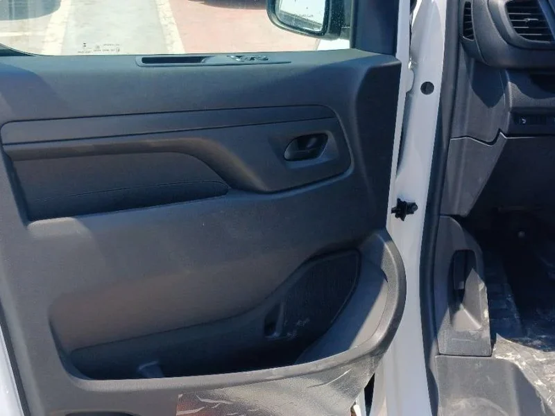 2023 Peugeot Expert H1L3 2.0 Litres 4 Cylinders Diesel Engine White Black Van
