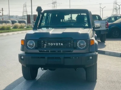 2025 Toyota Land Cruiser Pick Up LC79 DOUBLE CABIN 4.0L V6 Engine Grey Tan Pickup Truck