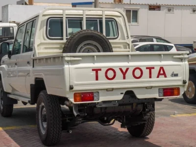 2025 Toyota Land Cruiser Pick Up 4.2L 6 Cylinders Diesel Engine MT White Grey Pickup Truck