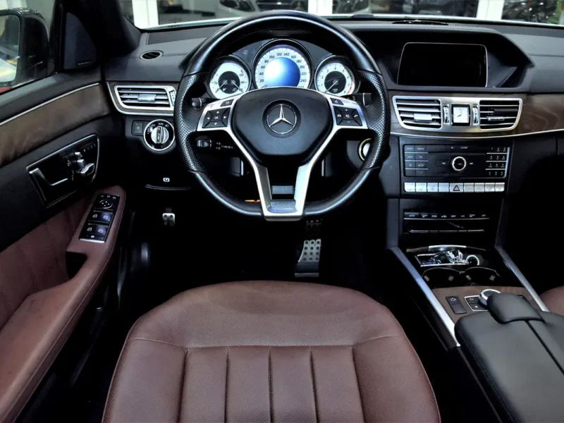 2016 Mercedes-Benz E-Class E 500 8 Cylinders Petrol Engine White Brown Sedan