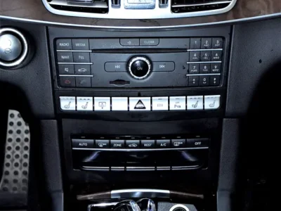 2016 Mercedes-Benz E-Class E 500 8 Cylinders Petrol Engine White Brown Sedan