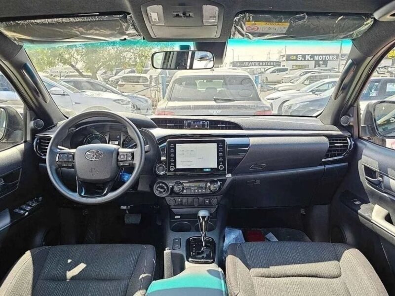 2024 Toyota Hilux DC ADVENTURE 2.8L4 Cylinder Diesel Engine Green Black Pickup Truck