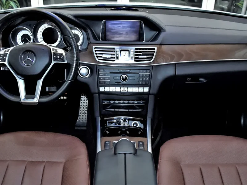 2016 Mercedes-Benz E-Class E 500 8 Cylinders Petrol Engine White Brown Sedan