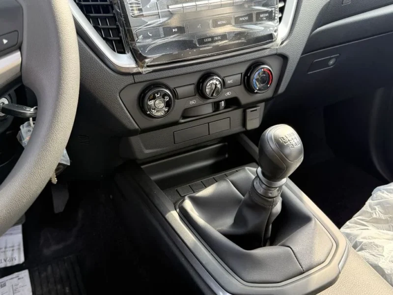 2026 Isuzu D-Max 1.9 Litres 4 Cylinders Diesel Engine Manual Silver Black Pickup Truck