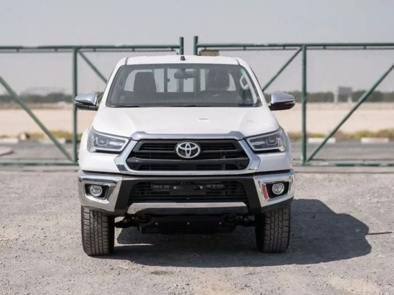 2025 Toyota Hilux SR 2.7 Litres 4 Cylinders Petrol Engine White Black Pickup Truck GCC