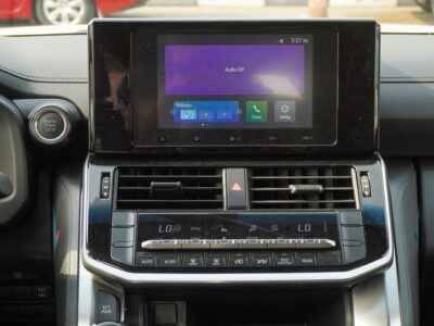 2025 Toyota Land Cruiser GXR 4.0 Litres V6 Petrol Engine White Black SUV GCC Specs