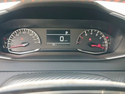 2023 Peugeot 2008 1.2 Litres 4 Cylinders Petrol Engine White Black SUV Chinese Specs