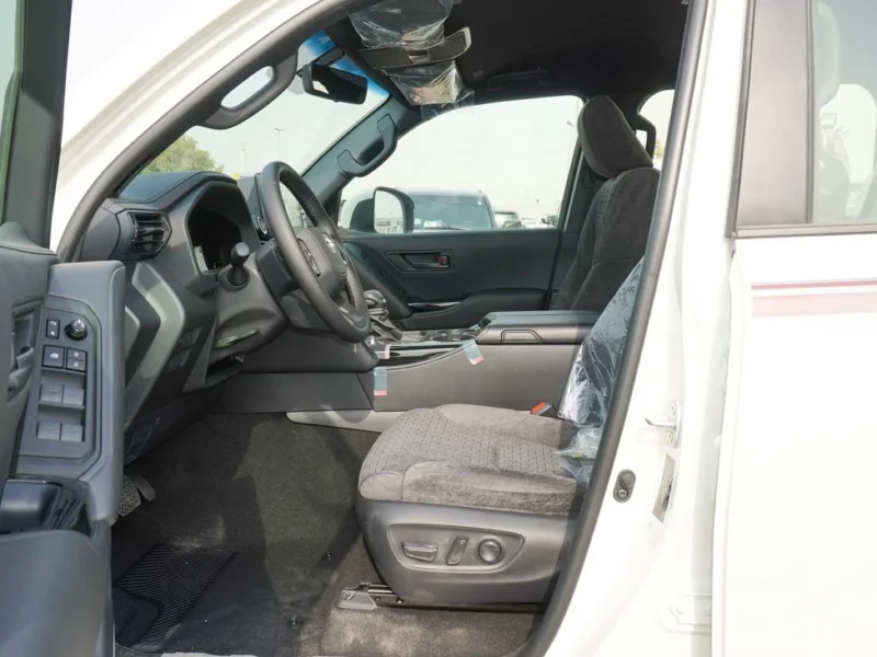 2025 Toyota Land Cruiser GXR 4.0 Litres V6 Petrol Engine White Black SUV GCC Specs