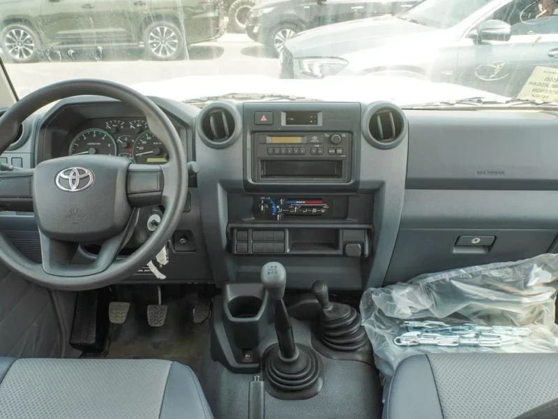 2025 Toyota Land Cruiser Pick Up 4.2L 6 Cylinders Diesel Engine MT White Grey Pickup Truck
