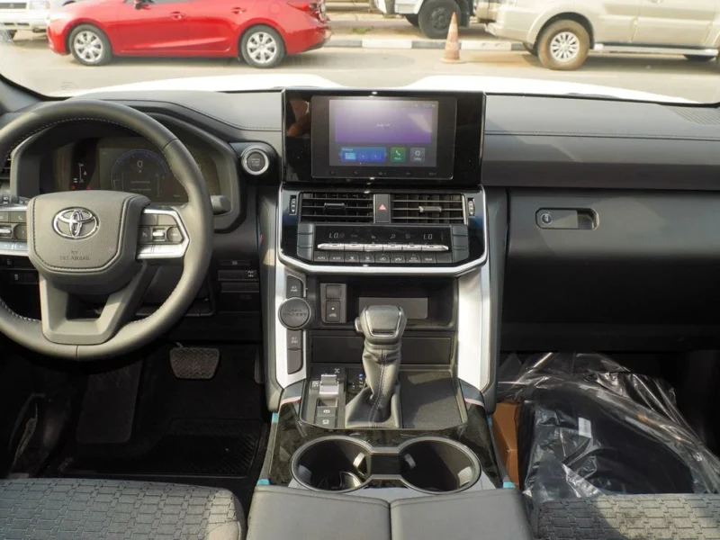 2025 Toyota Land Cruiser GXR 4.0 Litres V6 Petrol Engine White Black SUV GCC Specs