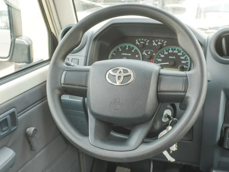 2025 Toyota Land Cruiser Pick Up 4.2L 6 Cylinders Diesel Engine MT White Grey Pickup Truck