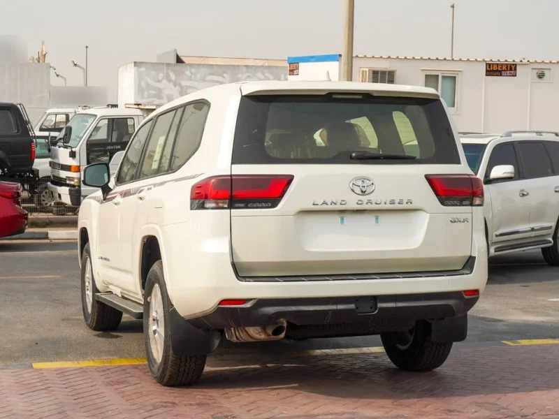 2025 Toyota Land Cruiser GXR 4.0 Litres V6 Petrol Engine White Black SUV GCC Specs