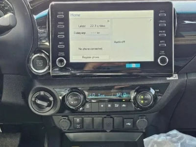 2024 Toyota Hilux DC ADVENTURE 2.8L4 Cylinder Diesel Engine Green Black Pickup Truck
