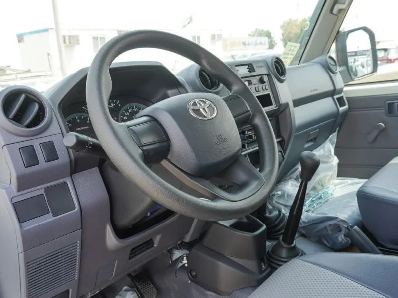 2025 Toyota Land Cruiser Pick Up 4.2L 6 Cylinders Diesel Engine MT White Grey Pickup Truck