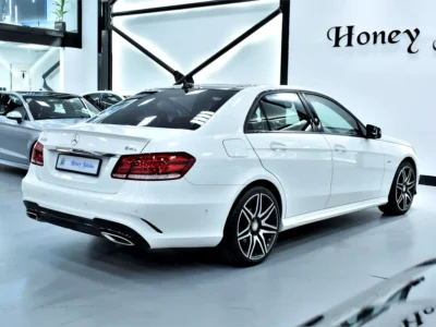 2016 Mercedes-Benz E-Class E 500 8 Cylinders Petrol Engine White Brown Sedan