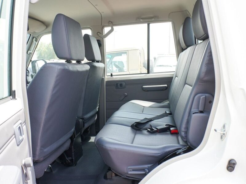 2025 Toyota Land Cruiser 4.2 Litres 6 Cylinders Diesel Engine White Grey Pickup Truck MT