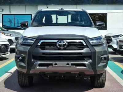 2024 Toyota Hilux DC ADVENTURE 2.8L4 Cylinder Diesel Engine Green Black Pickup Truck