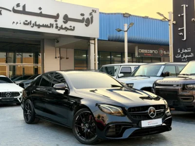 2018 Mercedes-Benz E-Class E 63 AMG 8 Cylinders Petrol Engine Black Brown Sedan Korean Specs