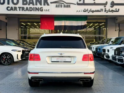 2020 Bentley Bentayga Standard 8 Cylinders Petrol Engine White Red SUV GCC Specs